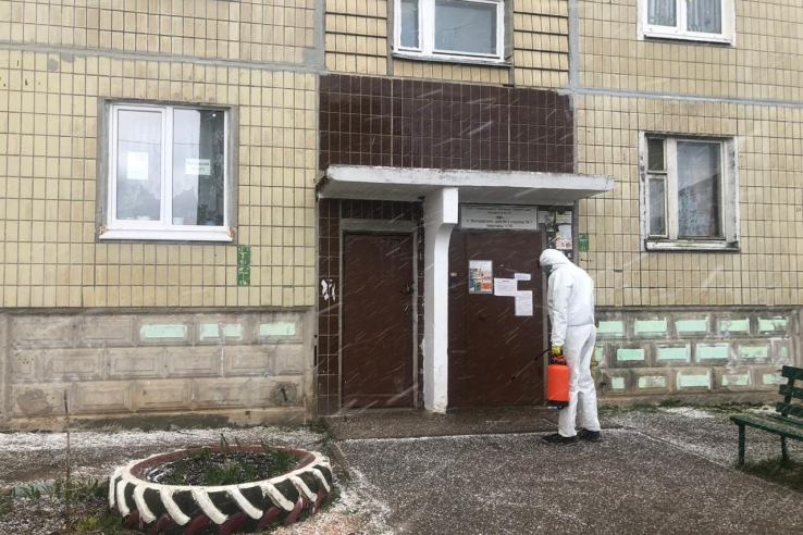 Специалисты Госжилнадзора проверили санитарное состояние жилых домов в Лужском районе 