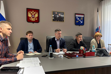 Комитет провел еженедельное совещание с управляющими организациями