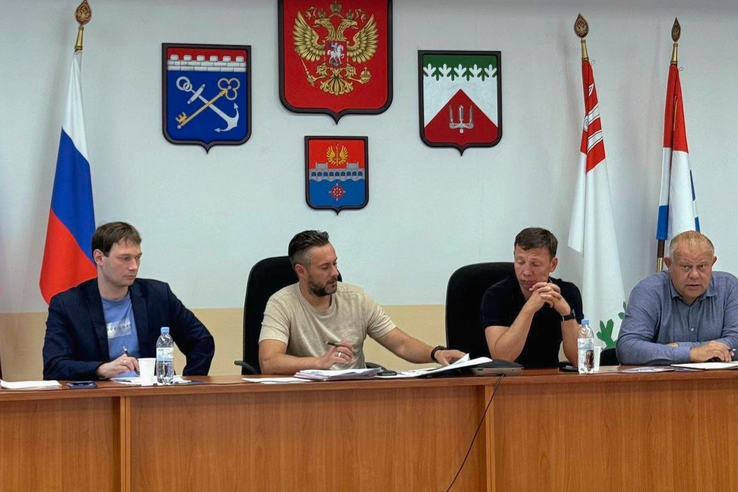 Председатель госжилнадзора Денис Беляев в рамках рабочего выезда провел совещание в г. Волхов