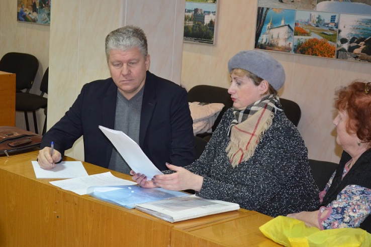 Специалисты госжилнадзора провели прием граждан в Сланцах